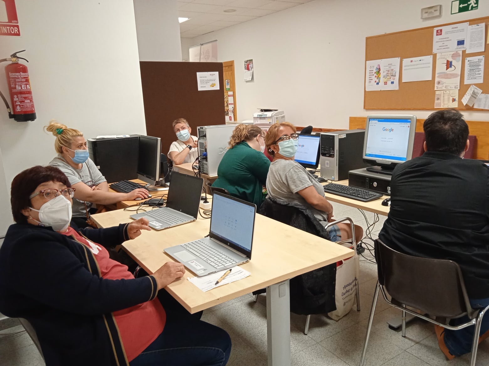 Talleres de informática para mayores en Cáritas Talleres de informática para mayores en Cáritas