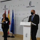 Olmedo y García durante la presentación de la campaña de vacunación Olmedo y García durante la presentación de la campaña de vacunación