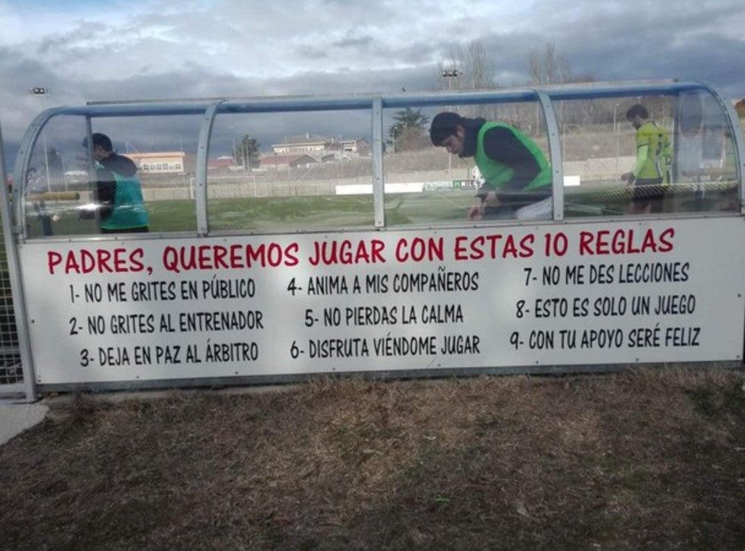 CONTIGO Elche propone instalar en recintos deportivos señalética recordando normas básicas de respeto CONTIGO Elche propone instalar en recintos deportivos señalética recordando normas básicas de respeto