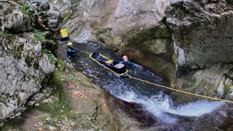 El Grupo de Rescate Especial de Intervenci&oacute;n en Monta&ntilde;a (GREIM), entrenamiento en Potes