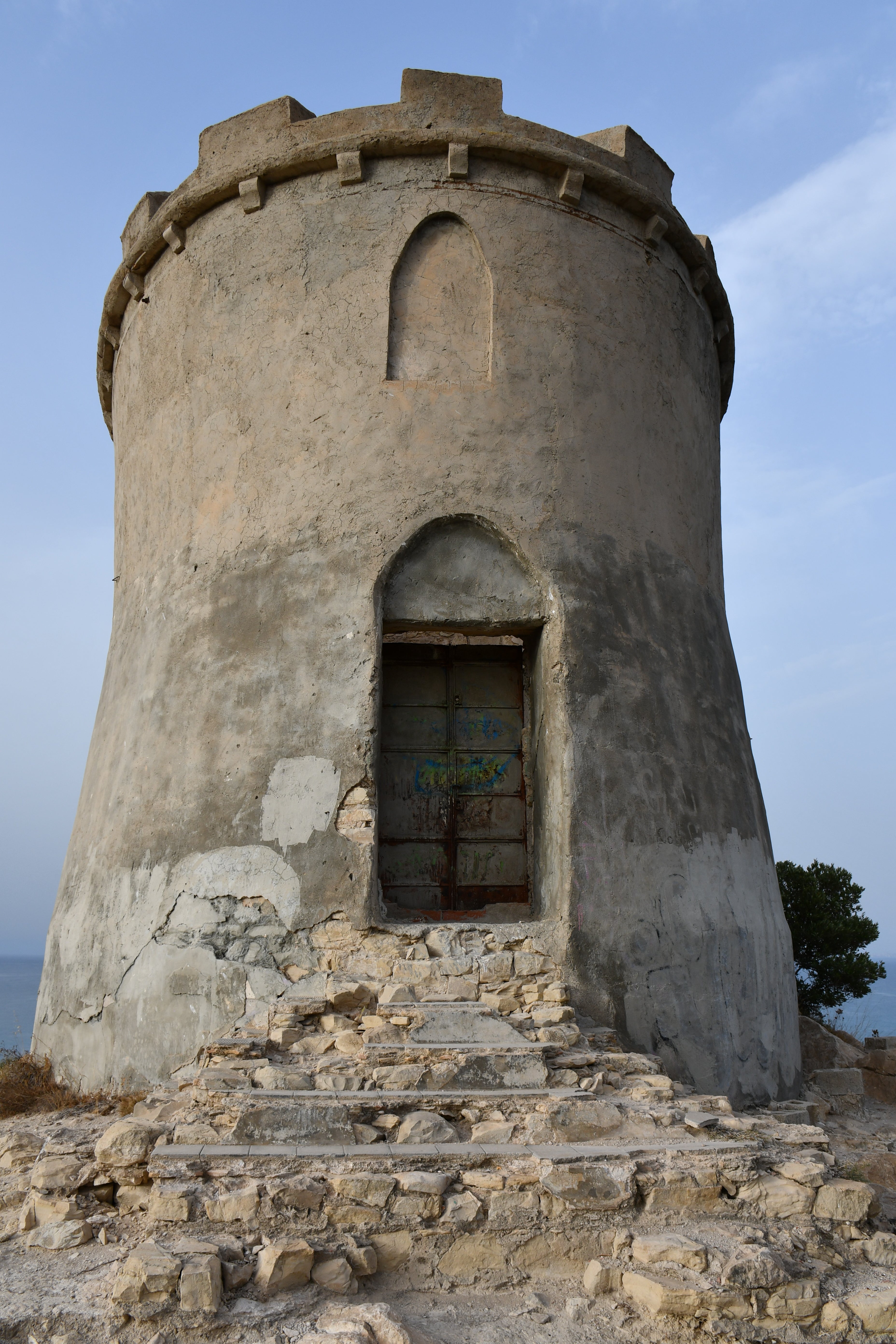 Comienza la restauración de la torre de la Malladeta. Comienza la restauración de la torre de la Malladeta.