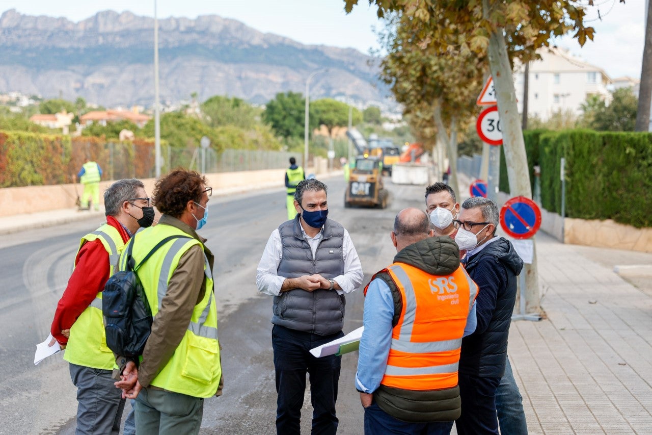 El asfaltado del Camí Vell de Altea en L'Alfàs del Pi, terminará la próxima semana El asfaltado del Camí Vell de Altea en L'Alfàs del Pi, terminará la próxima semana