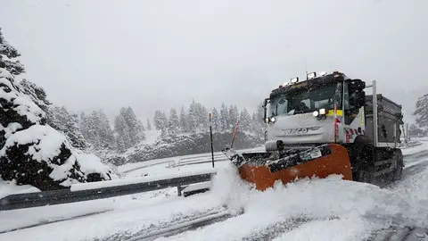 Una 'vaguada polar' deja la primera ola de frío en España: qué es y cuánto bajarán las temperaturas Una 'vaguada polar' deja la primera ola de frío en España: qué es y cuánto bajarán las temperaturas