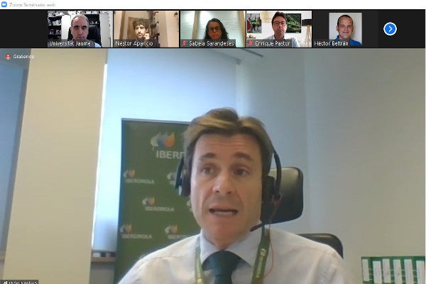 Especialistas en movilidad eléctrica consideran fundamental conocer las barreras y los retos de las infraestructuras que se desarrollarán en los próximos años Especialistas en movilidad eléctrica consideran fundamental conocer las barreras y los retos de las infraestructuras que se desarrollarán en los próximos años