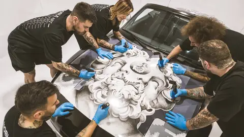 Crean en Valencia el primer coche tatuado del mundo Crean en Valencia el primer coche tatuado del mundo