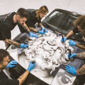 Crean en Valencia el primer coche tatuado del mundo