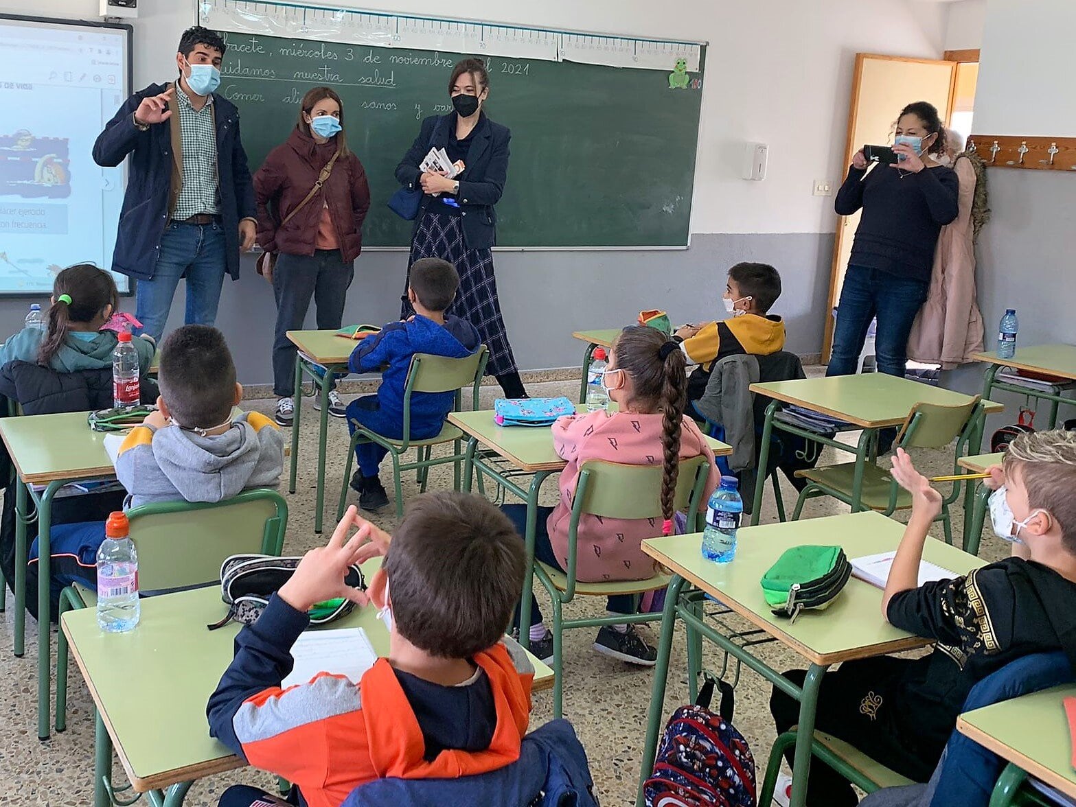 Los alumnos de 1º y 2º de primeria de La Paz, Diocesano y Ave María ya tienen su carné de la Biblioteca Municipal Los alumnos de 1º y 2º de primeria de La Paz, Diocesano y Ave María ya tienen su carné de la Biblioteca Municipal