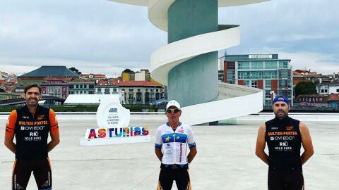 Representantes del Club Multideportes Oviedo en el Mundial de Triatl&oacute;n