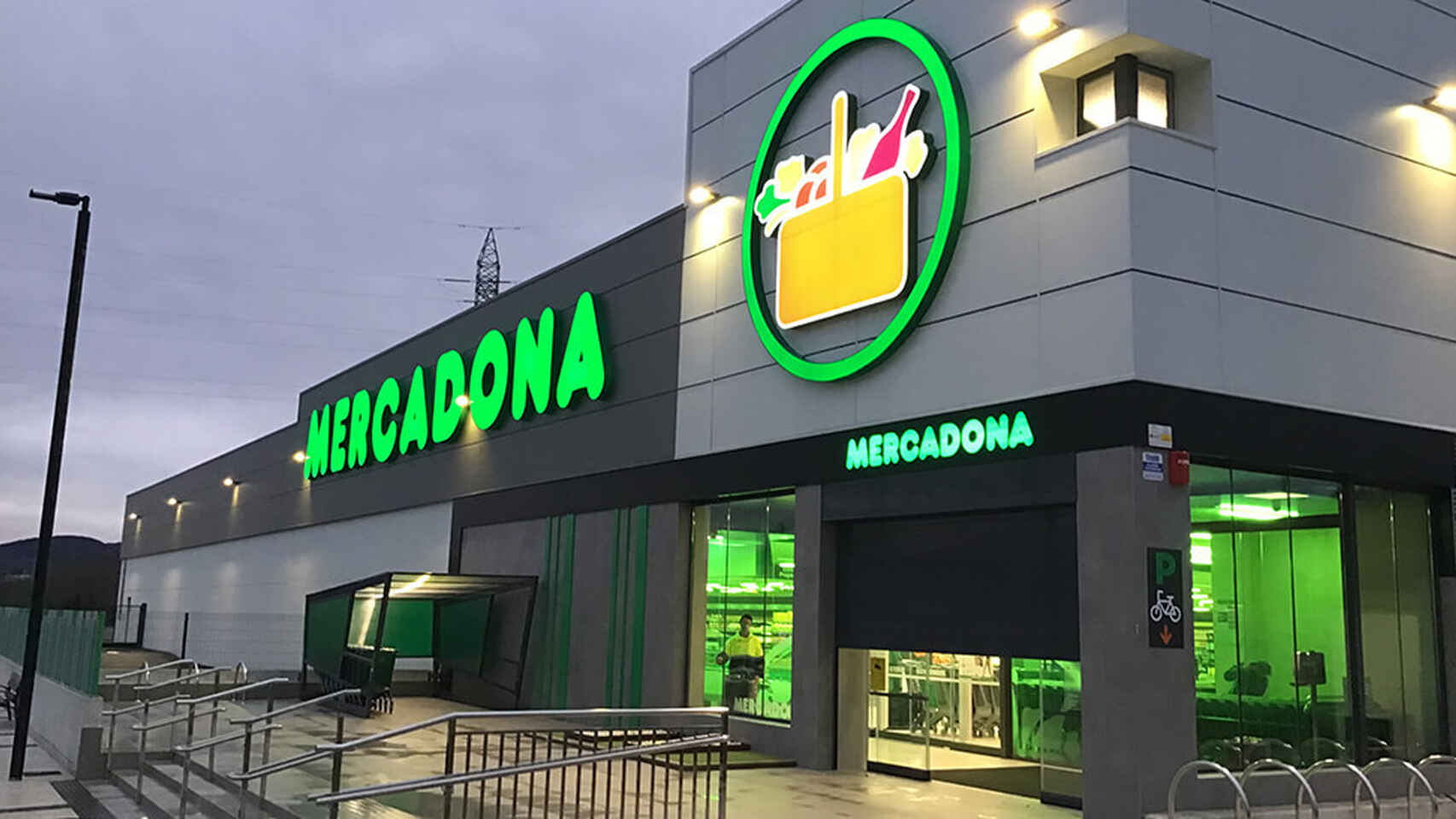 Horario de Mercadona, Carrefour, Alcampo, Lidl y El Corte Inglés en Nochebuena y Navidad Horario de Mercadona, Carrefour, Alcampo, Lidl y El Corte Inglés en Nochebuena y Navidad