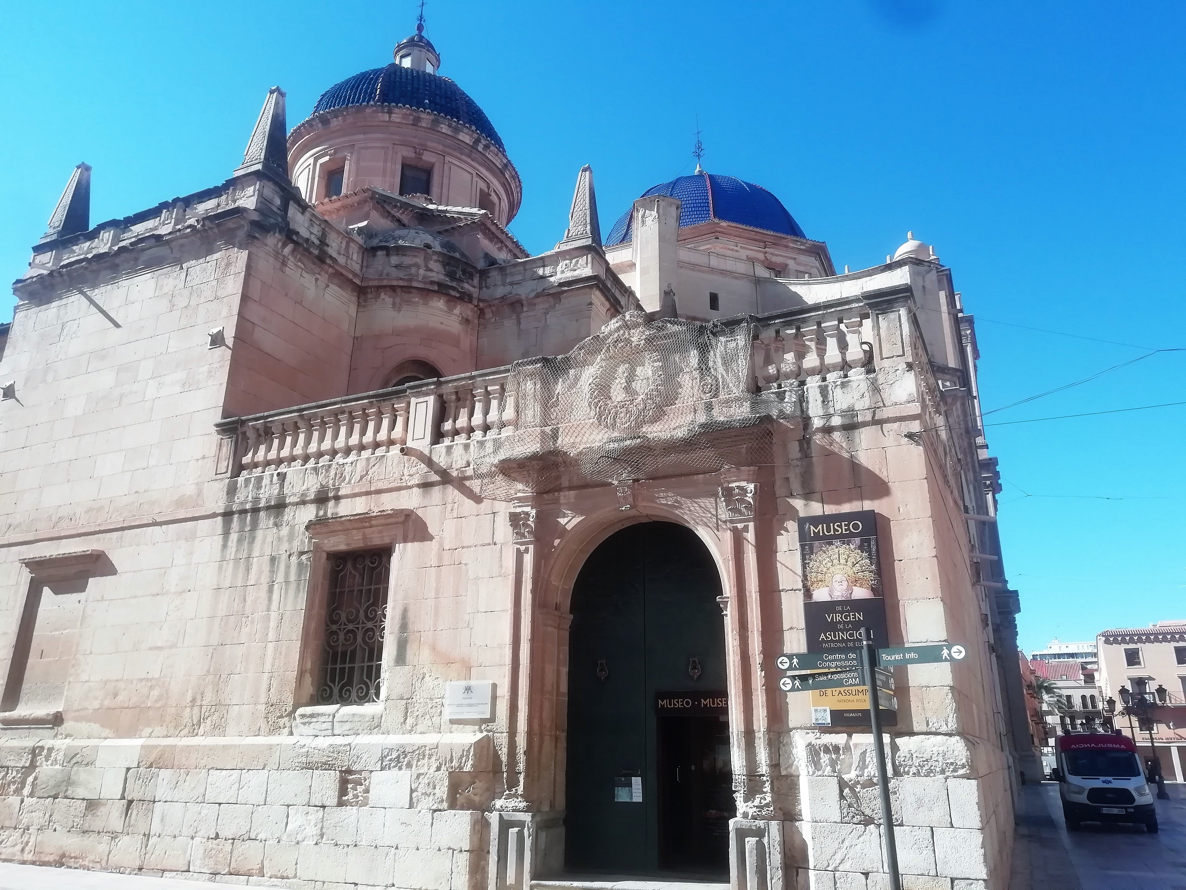 El Ayuntamiento de Elche aportará 90.000 euros para la redacción del proyecto de restauración de la basílica de Santa María El Ayuntamiento de Elche aportará 90.000 euros para la redacción del proyecto de restauración de la basílica de Santa María