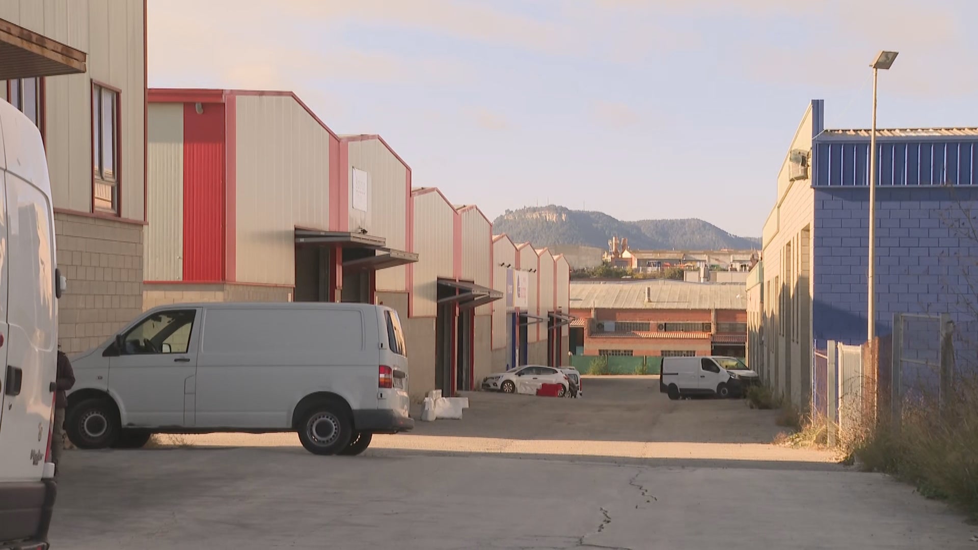 Habla la madre de la joven violada en Igualada: "Mi hija y las hijas e hijos de todas las madres se merecen ir tranquilos por la calle" Habla la madre de la joven violada en Igualada: "Mi hija y las hijas e hijos de todas las madres se merecen ir tranquilos por la calle"