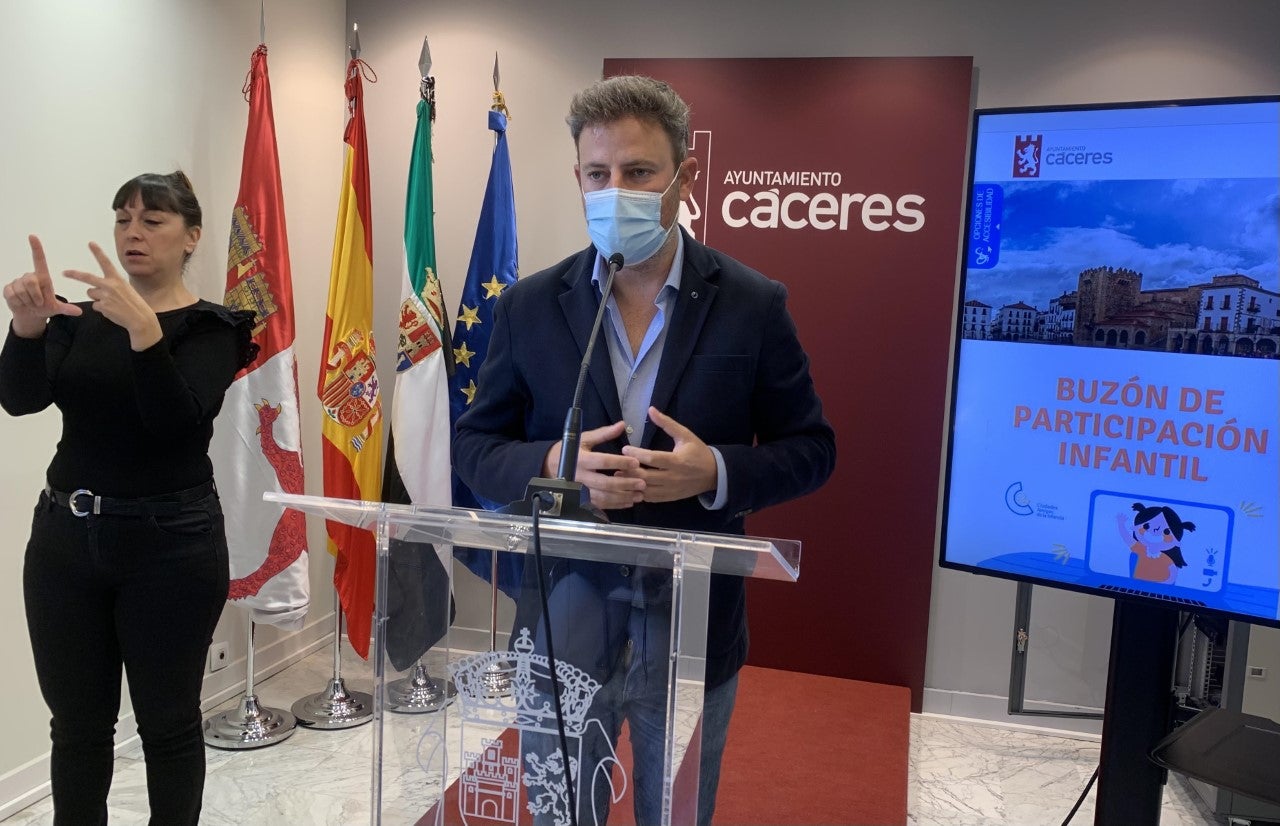 Las webs del Ayuntamiento de Cáceres cuentan con una nueva herramienta que las hace accesibles a las personas con algún tipo de discapacidad Las webs del Ayuntamiento de Cáceres cuentan con una nueva herramienta que las hace accesibles a las personas con algún tipo de discapacidad
