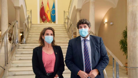 López Miras convencido de que juntos, el Ministerio y la Comunidad, recuperarán el Mar Menor López Miras convencido de que juntos, el Ministerio y la Comunidad, recuperarán el Mar Menor