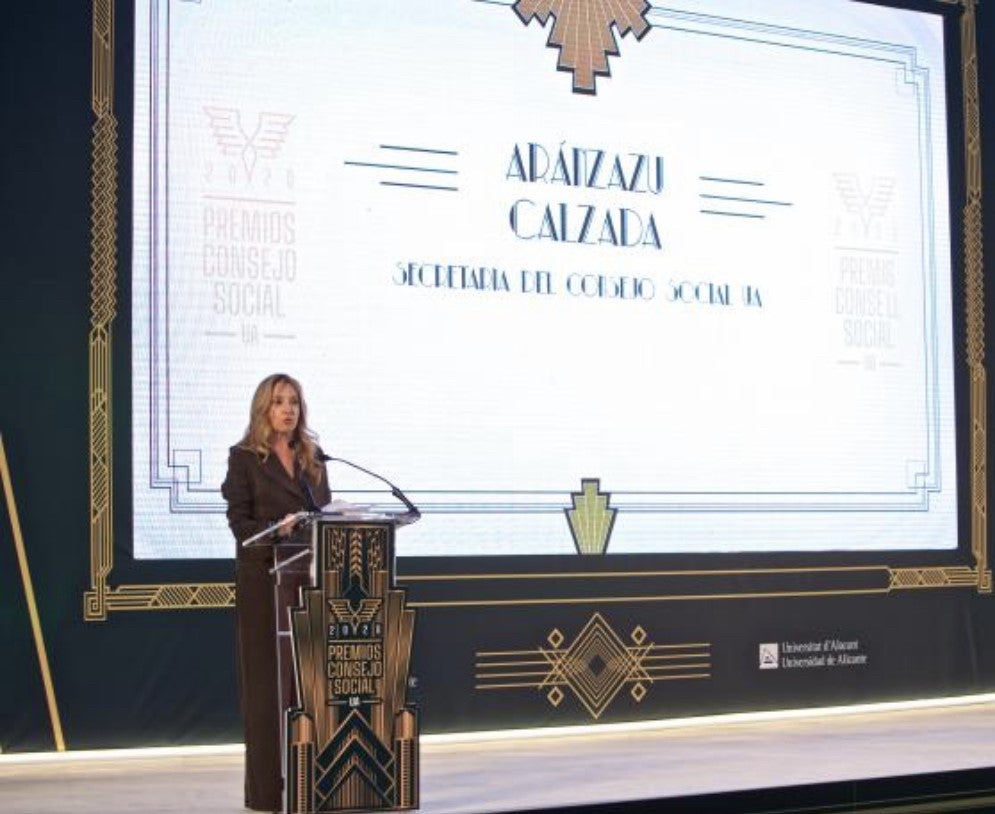 Aránzazu Calzada, secretaria del Consejo Social, desvela en Más de uno Alicante, los premiados de 2021 Aránzazu Calzada, secretaria del Consejo Social, desvela en Más de uno Alicante, los premiados de 2021