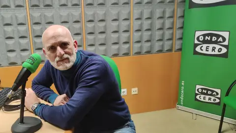 Alejandro Palomas Un alto en el camino