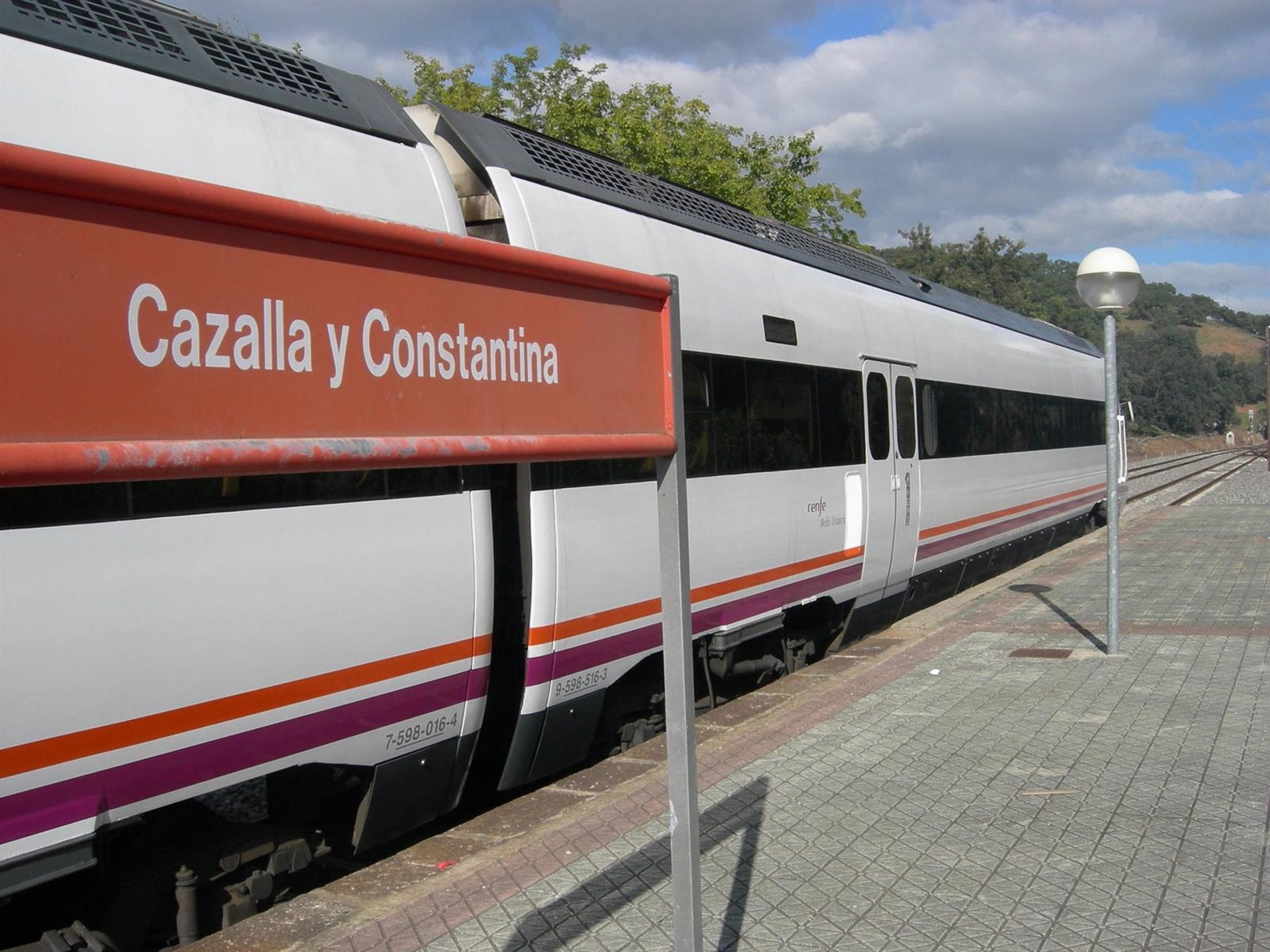 Renfe pone en servicio cuatro trenes de Media Distancia diarios entre Sevilla capital y la Sierra Norte Renfe pone en servicio cuatro trenes de Media Distancia diarios entre Sevilla capital y la Sierra Norte