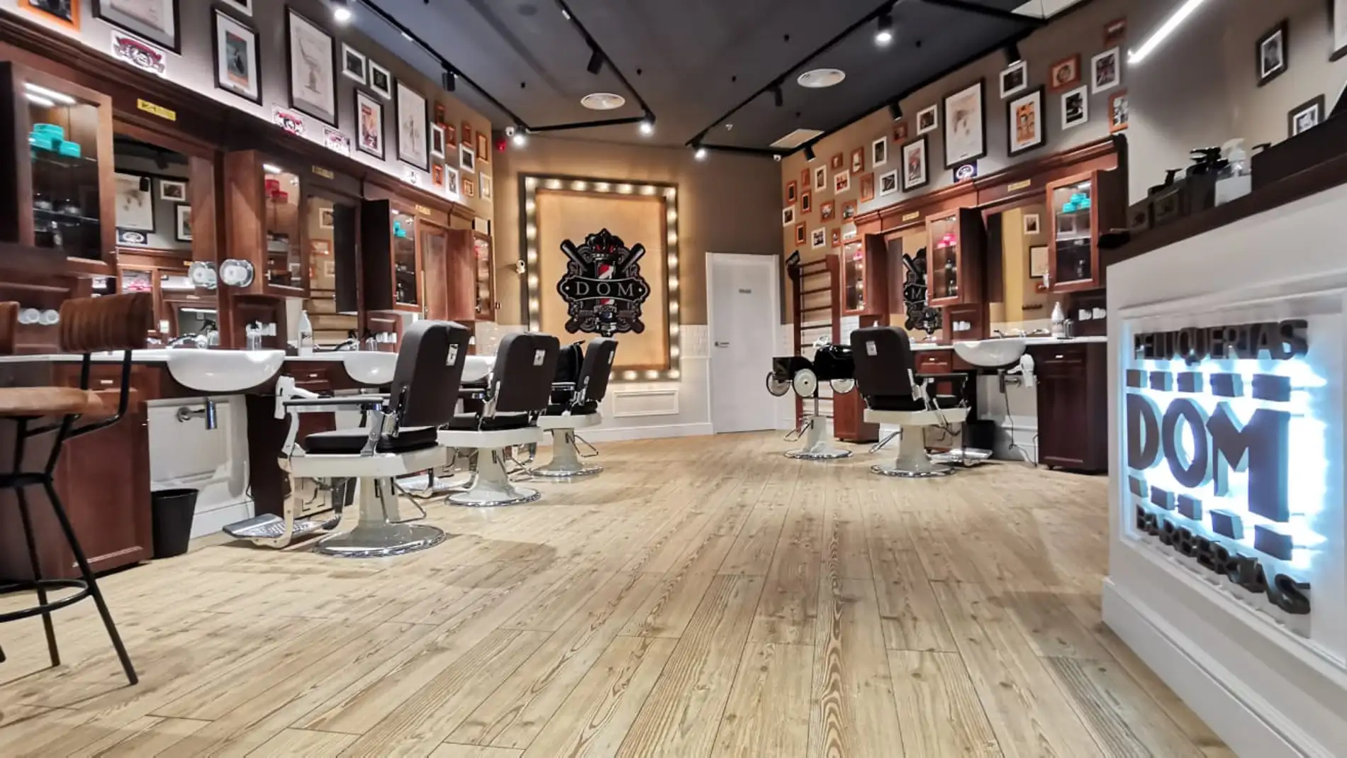 Larios Centro incorpora a su oferta a DOM Barberías, la peluquería vintage masculina de moda