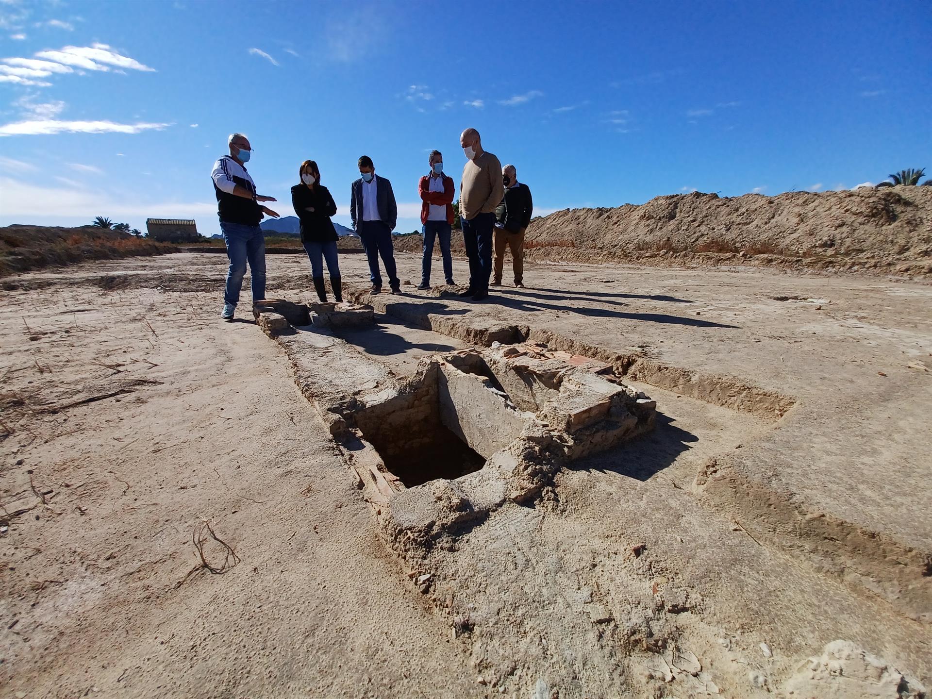 La Generalitat creará un 'Espacio de la Memoria' en los terrenos del campo de concentración de Albatera La Generalitat creará un 'Espacio de la Memoria' en los terrenos del campo de concentración de Albatera