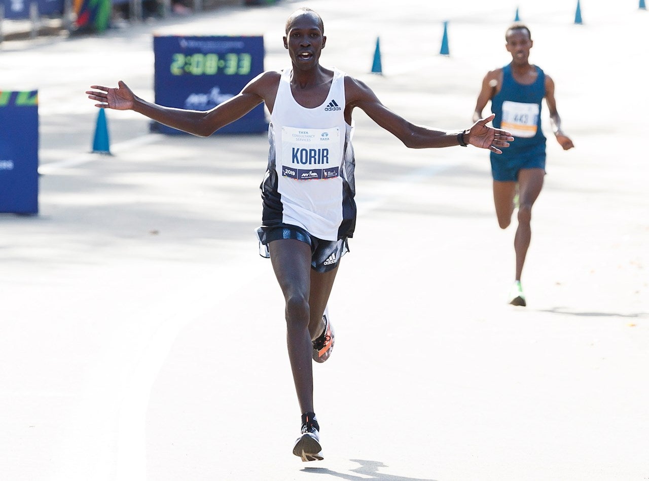 El keniano Albert Korir gana su primer Maratón de Nueva York El keniano Albert Korir gana su primer Maratón de Nueva York