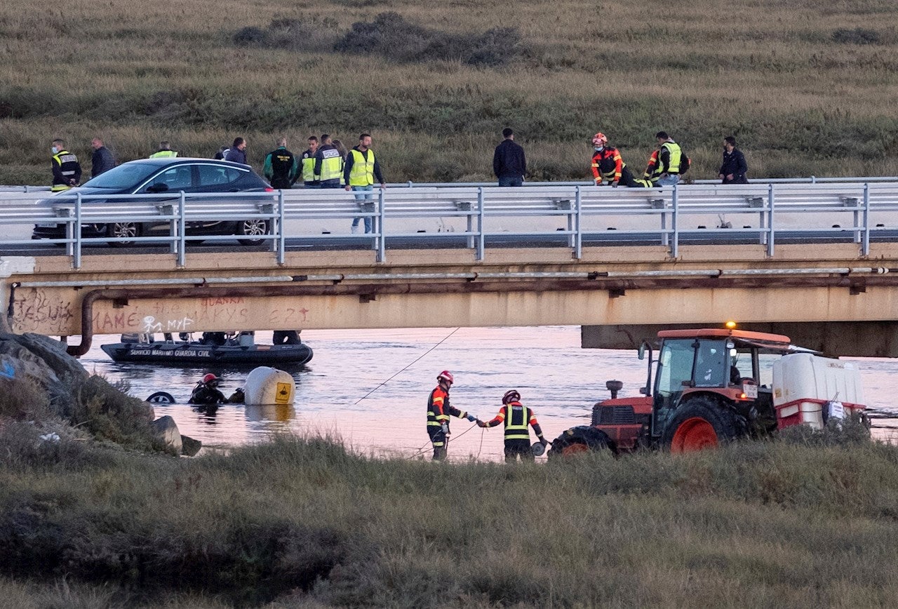 Claves e incógnitas en la desaparición de Paqui y Enrique, la pareja encontrada muerta dentro de su coche en Huelva Claves e incógnitas en la desaparición de Paqui y Enrique, la pareja encontrada muerta dentro de su coche en Huelva