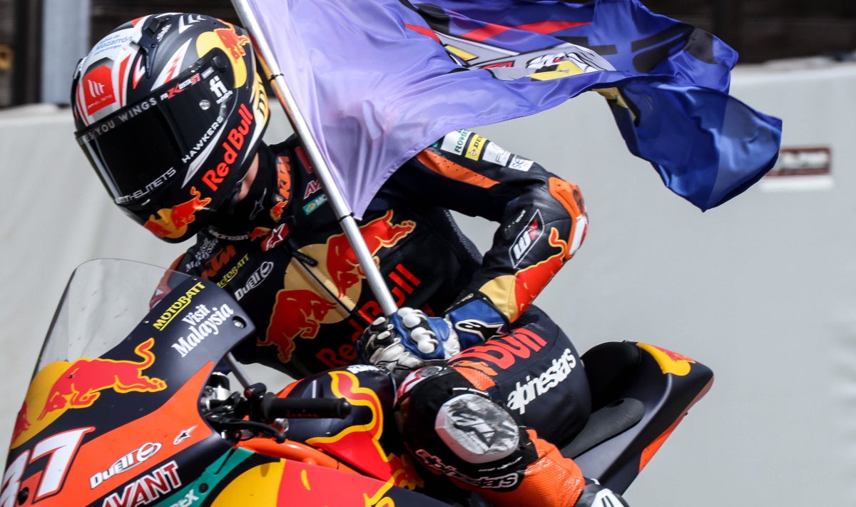 Pedro Acosta desvela su primera reacción al enterarse de que era campeón del mundo de Moto3 Pedro Acosta desvela su primera reacción al enterarse de que era campeón del mundo de Moto3