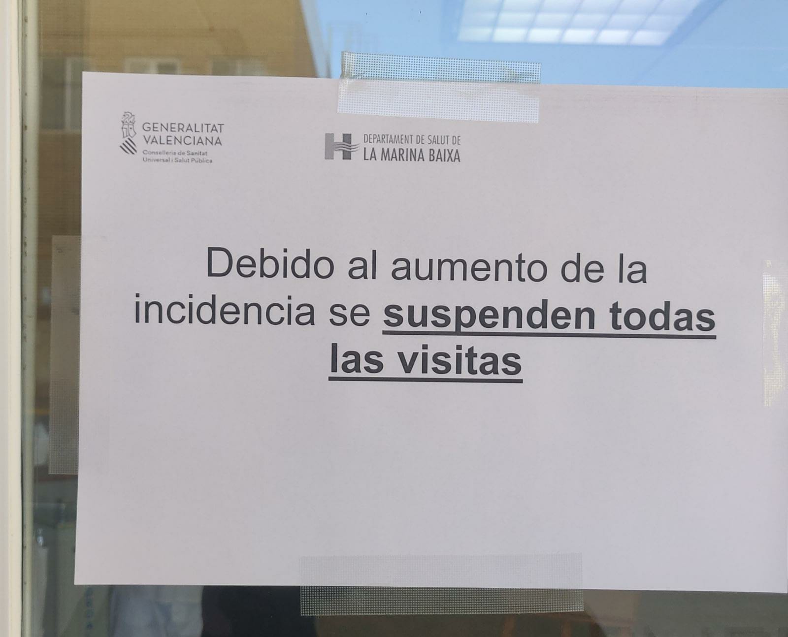 Suspenden los pases para acompañantes en el Hospital Comarcal por el aumento de la incidencia Suspenden los pases para acompañantes en el Hospital Comarcal por el aumento de la incidencia