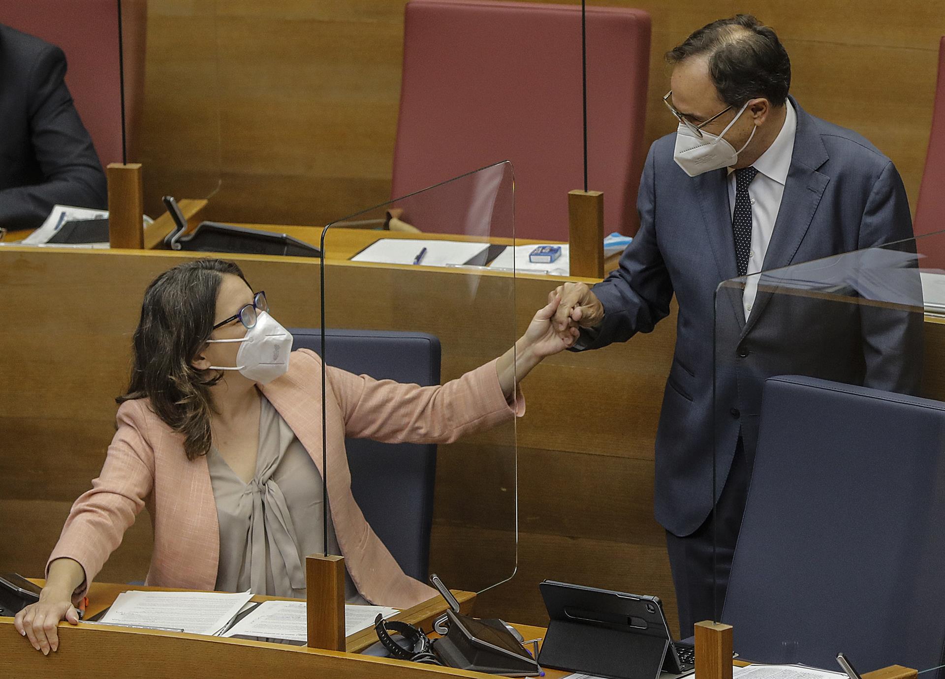 Soler y Oltra inician las explicaciones del Consell sobre los presupuestos en Les Corts Soler y Oltra inician las explicaciones del Consell sobre los presupuestos en Les Corts