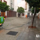 Operarios de Sadeco limpian las calles del centro