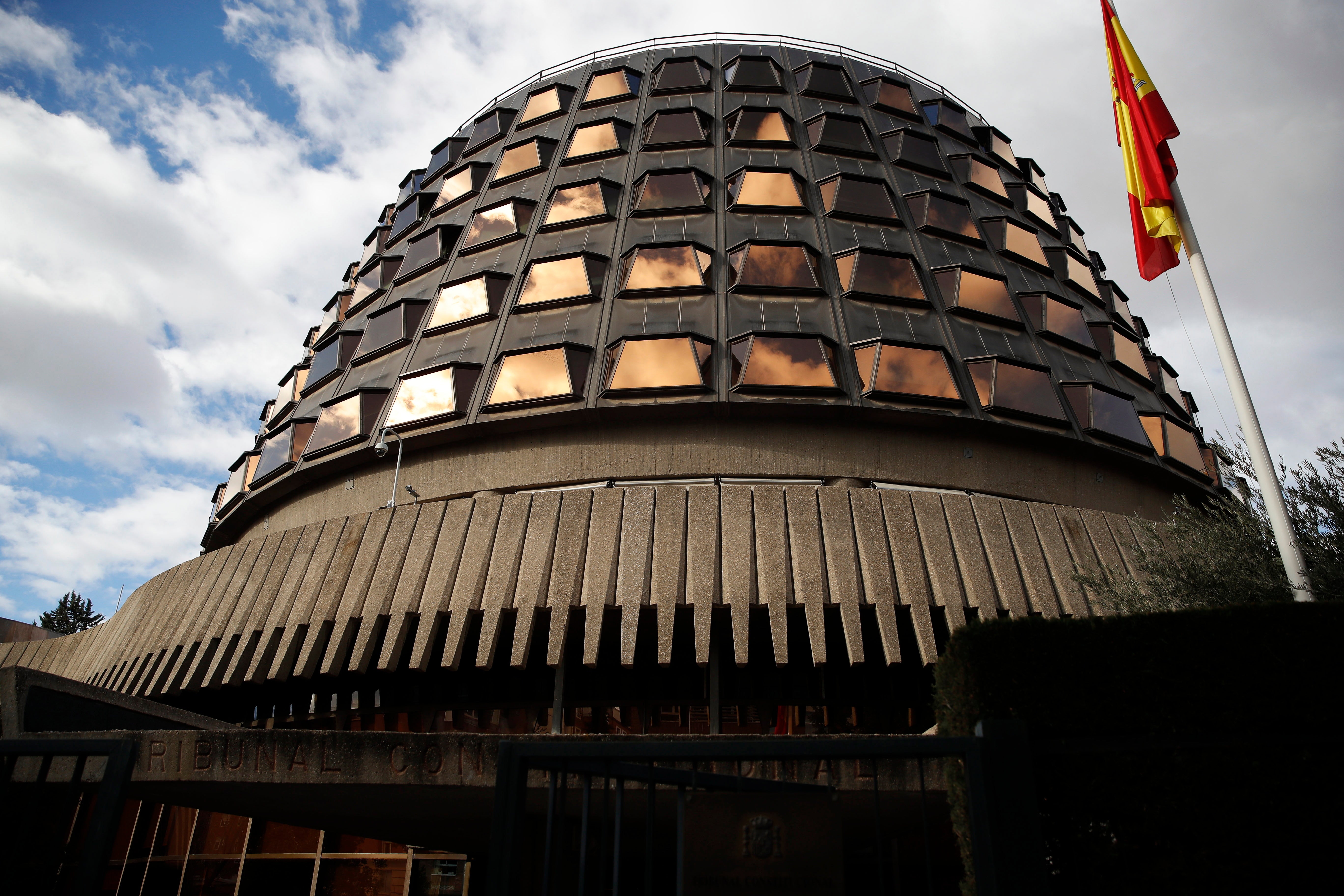 El PSOE registra este viernes una reforma legal que devuelve al CGPJ en funciones la renovación del Constitucional El PSOE registra este viernes una reforma legal que devuelve al CGPJ en funciones la renovación del Constitucional