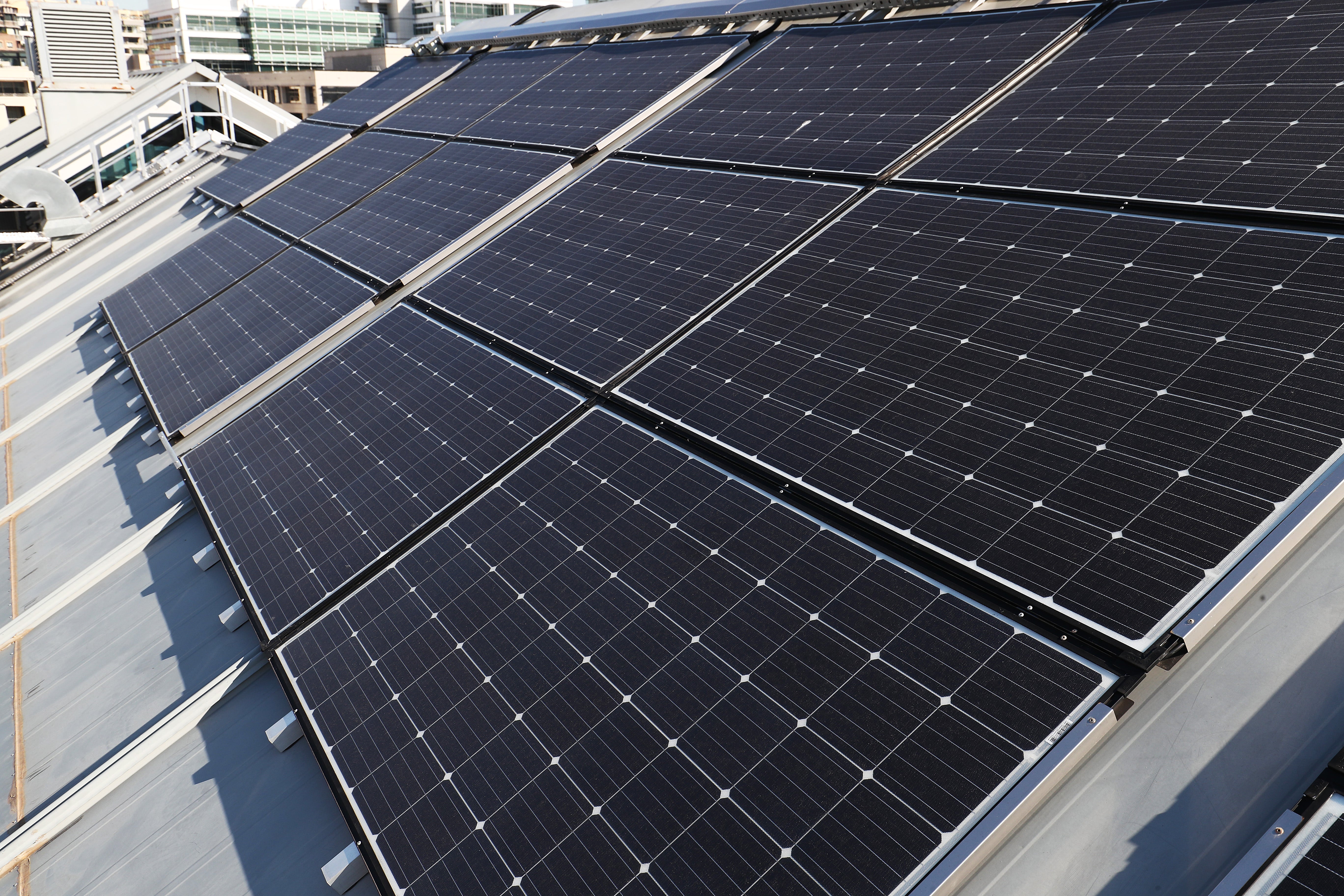 Ayudas para instalar paneles solares en Madrid: quién puede pedirlas, cómo solicitar y dinero de la subvención Ayudas para instalar paneles solares en Madrid: quién puede pedirlas, cómo solicitar y dinero de la subvención