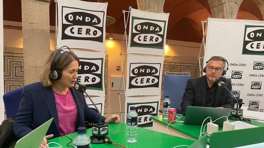 Marta Rivera de la Cruz con Carlos Alsina