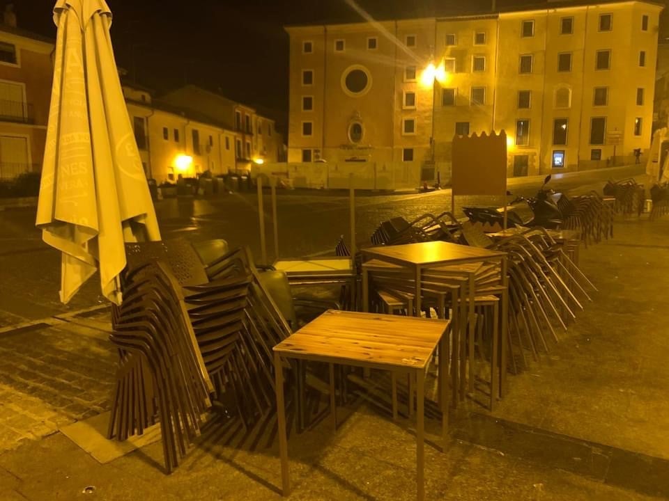 Piden cuidar la estética de la Plaza Mayor y la señalética de la Cuenca histórica Piden cuidar la estética de la Plaza Mayor y la señalética de la Cuenca histórica
