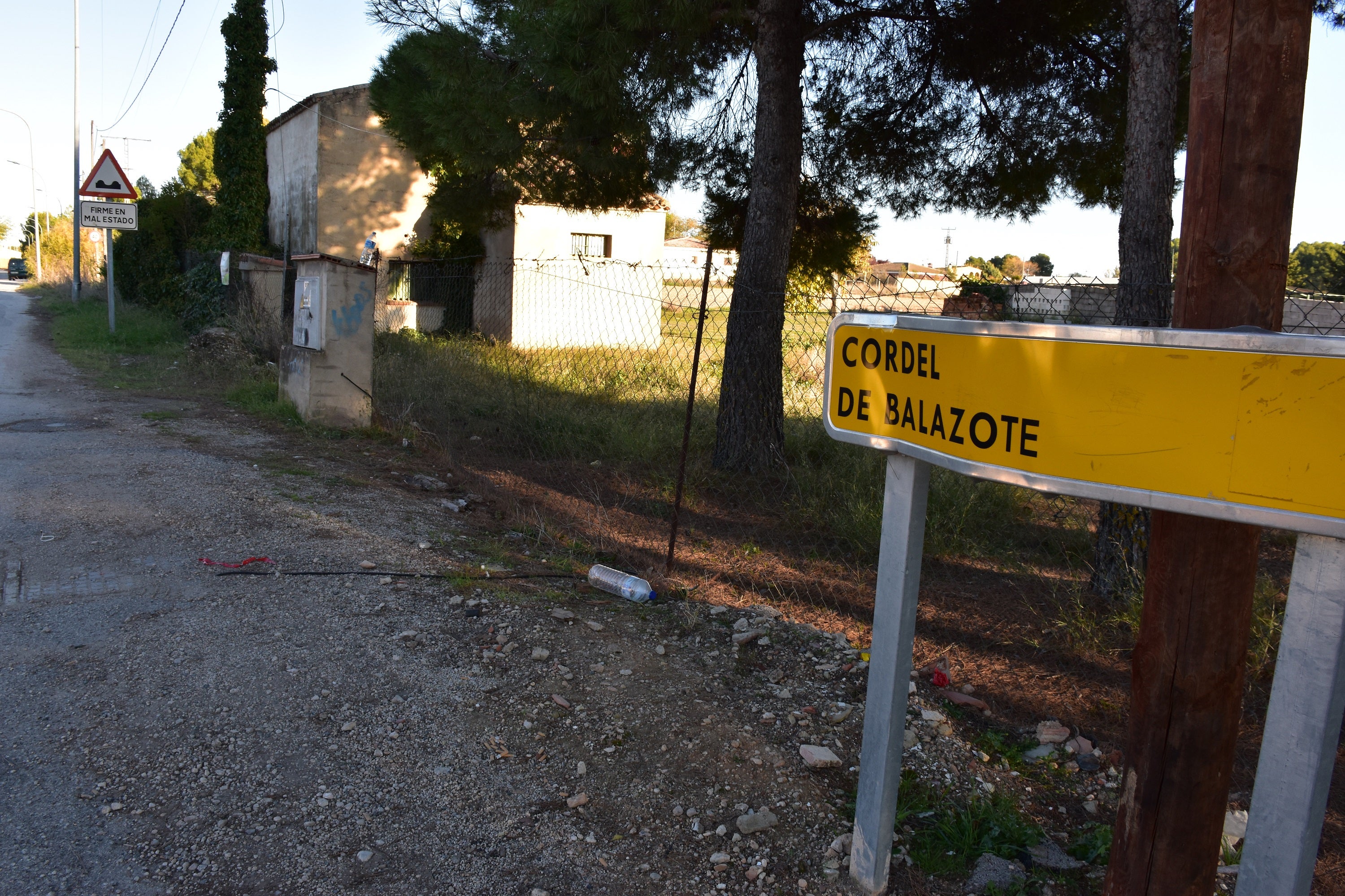 Aprobada la mejora del pavimento y asfaltado del Cordel de Balazote entre la carretera de Jaén y el Camino de Las Viñas Aprobada la mejora del pavimento y asfaltado del Cordel de Balazote entre la carretera de Jaén y el Camino de Las Viñas