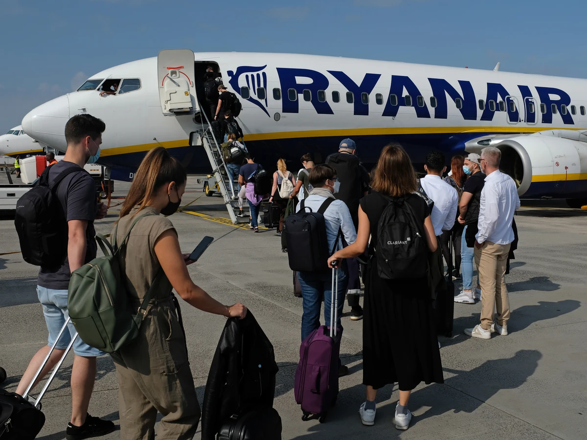 Una sentencia revolucionaria prohíbe a las aerolíneas cobrar dinero por el equipaje de mano Onda Cero Radio