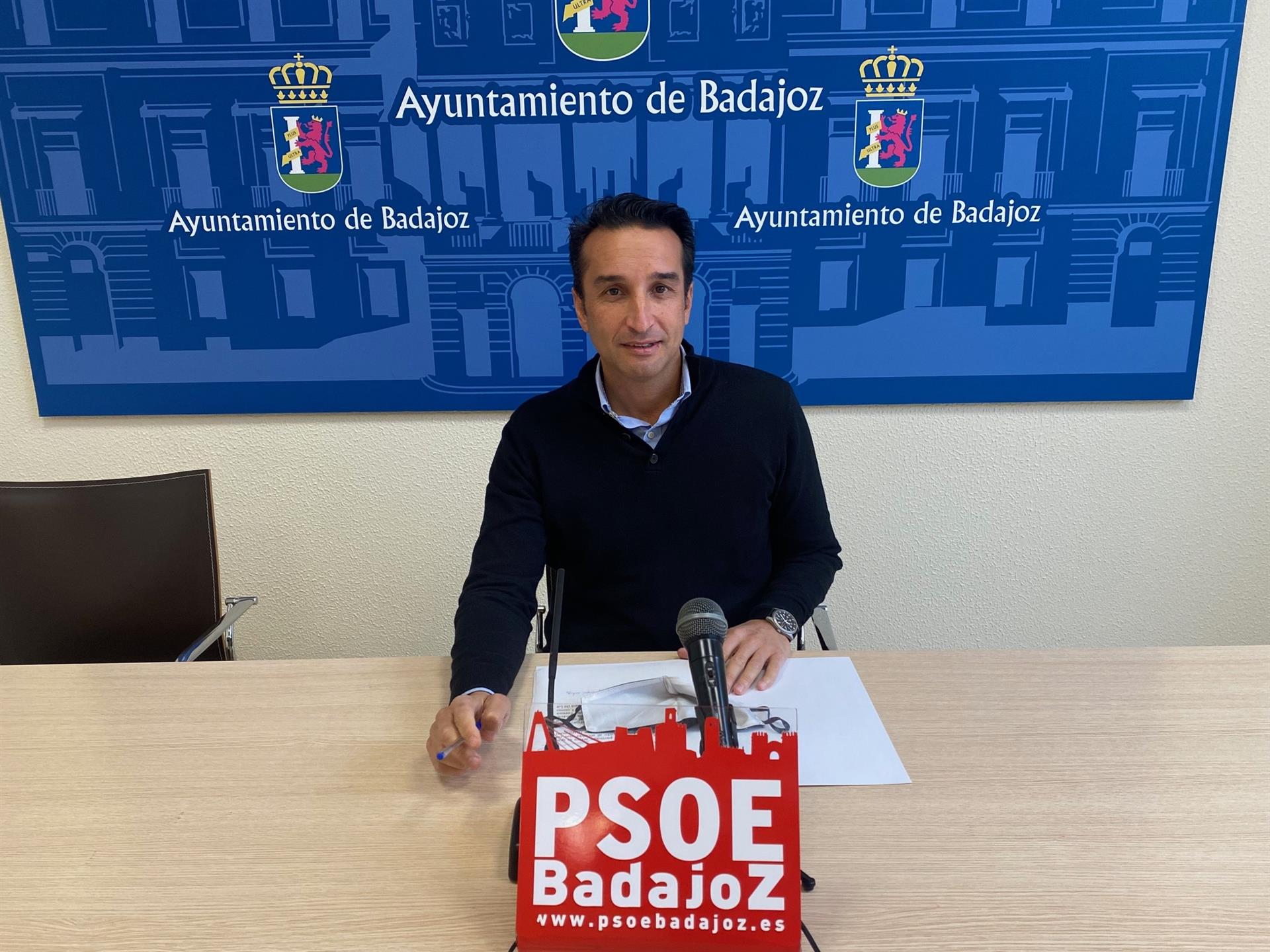 El PSOE pide la rescisión del contrato con Tubasa por inadecuado, incapaz de dar respuesta a los retos de movilidad de la ciudad El PSOE pide la rescisión del contrato con Tubasa por inadecuado, incapaz de dar respuesta a los retos de movilidad de la ciudad