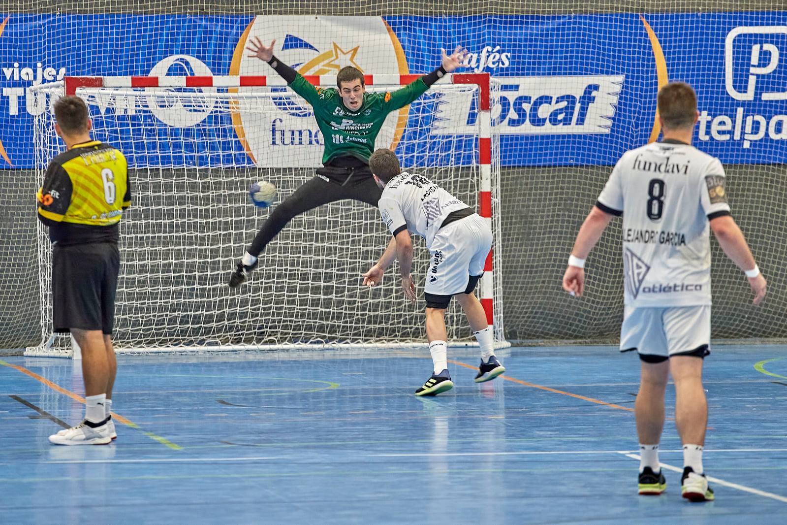 Oviedo y Avilesina se imponen en los derbis Oviedo y Avilesina se imponen en los derbis