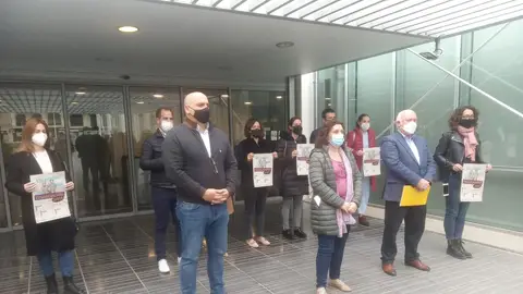 Integrantes en Elche de la plataforma por una financiación justa. Integrantes en Elche de la plataforma por una financiación justa.