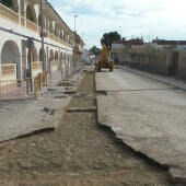 El Ayuntamiento ejecuta las obras en el drenaje de pluviales para evitar inundaciones en la calle Juan Carlos I 