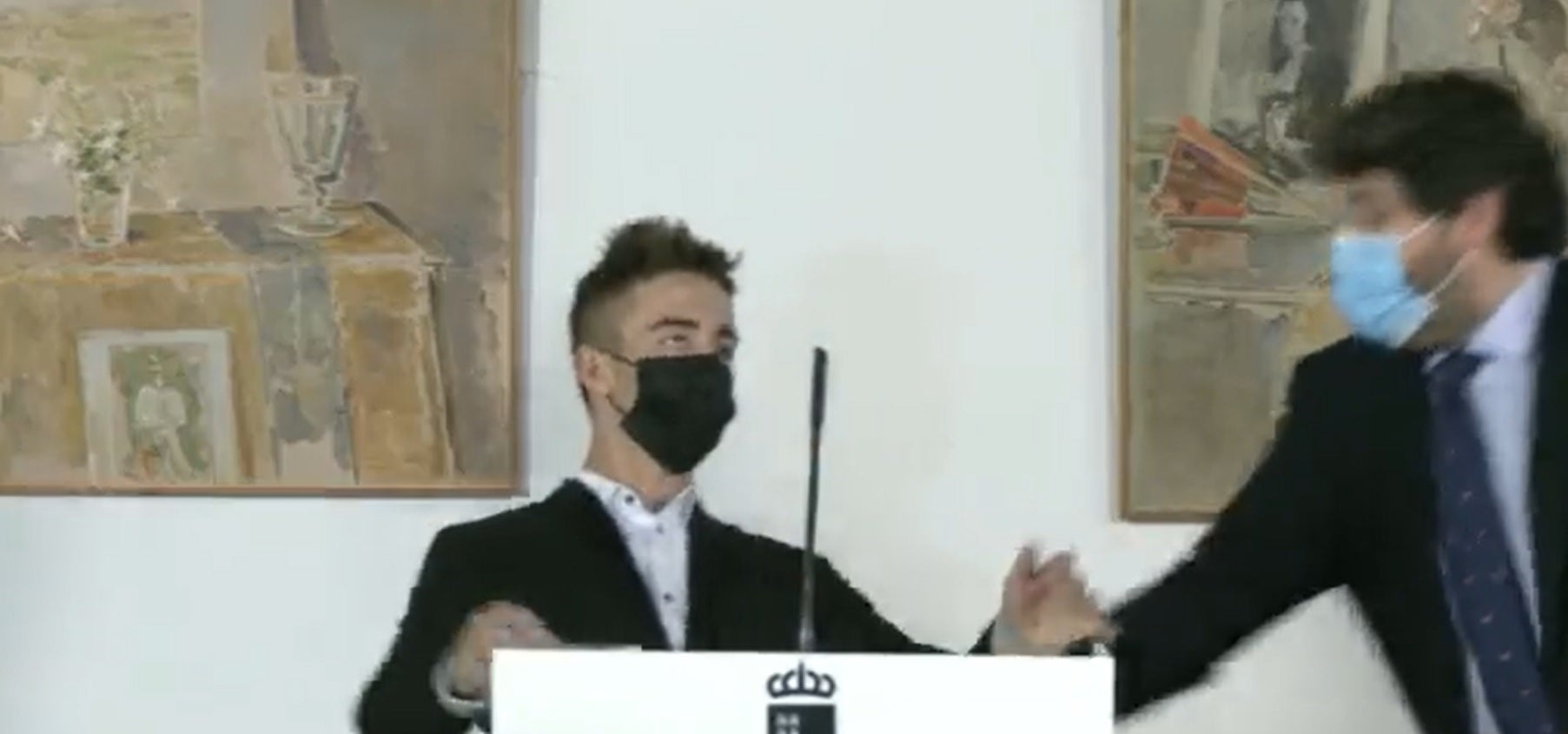 El tremendo susto de Pedro Acosta tras desvanecerse en su recepción por el campeonato de Moto 3 El tremendo susto de Pedro Acosta tras desvanecerse en su recepción por el campeonato de Moto 3