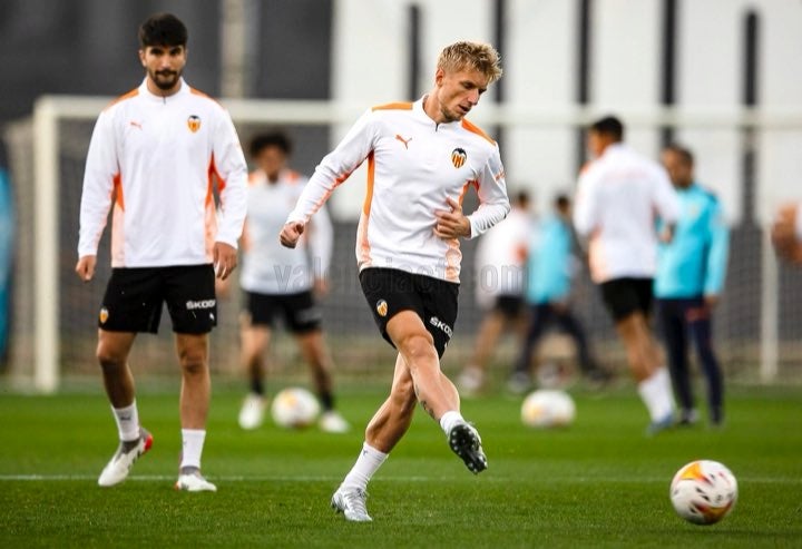 Problemas para el Valencia en defensa para visitar al líder Problemas para el Valencia en defensa para visitar al líder