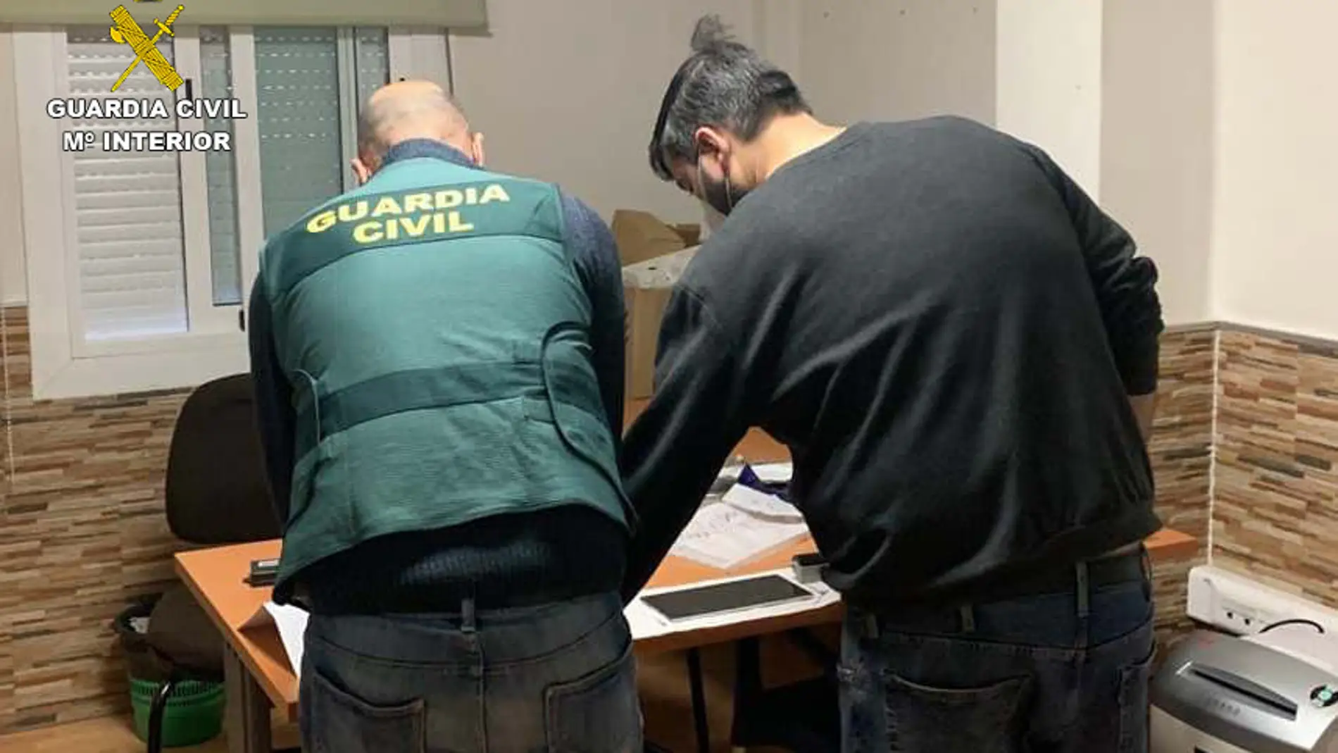 Tres personas detenidas por presuntos delitos de estafa y blanqueo de capitales