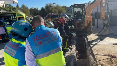 Fallece un trabajador tras quedar sepultado en una zanja en Villalbilla Fallece un trabajador tras quedar sepultado en una zanja en Villalbilla
