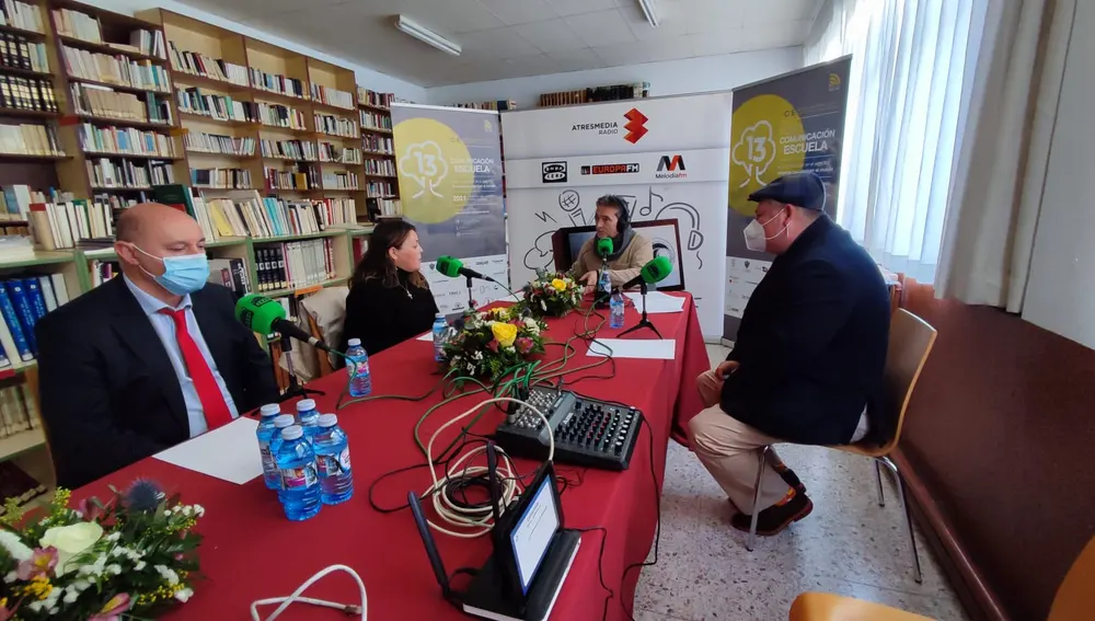 Dirta. IES Vegadeo y alcaldes de Castropol y Vegadeo. Dirta. IES Vegadeo y alcaldes de Castropol y Vegadeo.