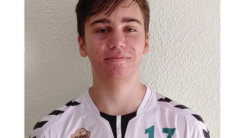 El central Faust Talens, cadete del club balonmano Elche, convocado con la selección española Promesas.