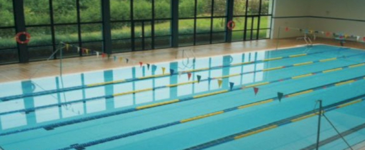 El Ayuntamiento de Parres impulsa estos días una acción formativa para el personal de la piscina El Ayuntamiento de Parres impulsa estos días una acción formativa para el personal de la piscina
