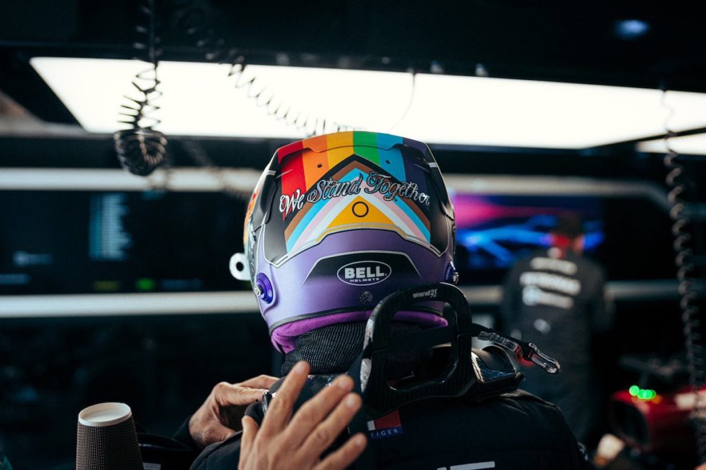 Hamilton lucirá un casco contra la homofobia en el GP de Qatar Hamilton lucirá un casco contra la homofobia en el GP de Qatar