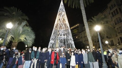 El árbol de Navidad ya luce en la Explanada El árbol de Navidad ya luce en la Explanada