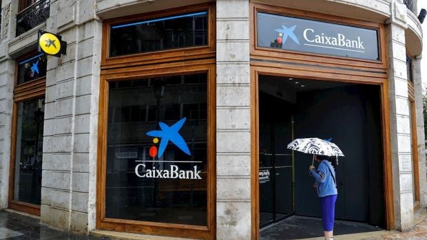 Alerta para los clientes de CaixaBank por una estafa que intenta robar sus datos personales 
