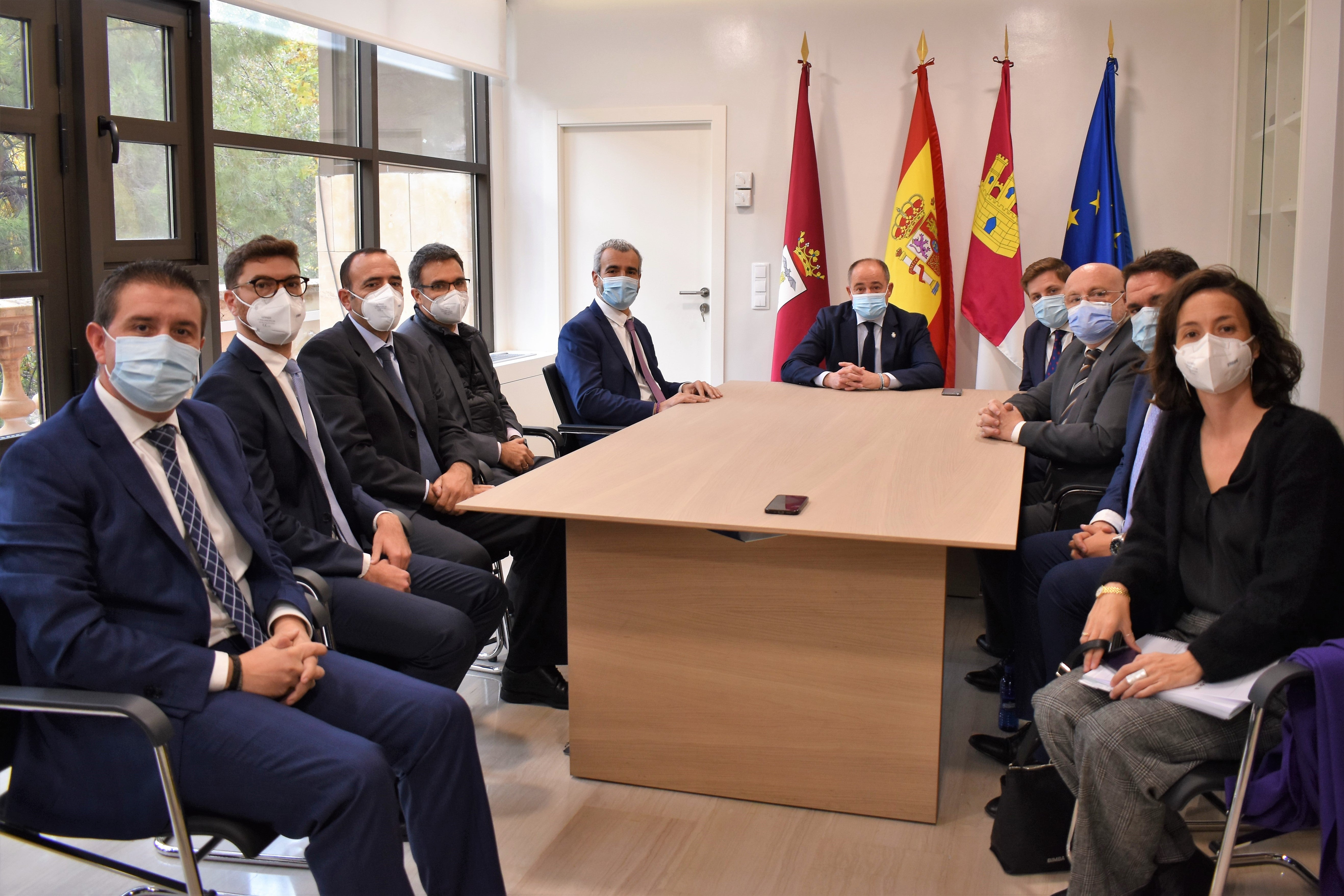 El Ayuntamiento de Albacete busca potenciar el aeropuerto de la capital El Ayuntamiento de Albacete busca potenciar el aeropuerto de la capital