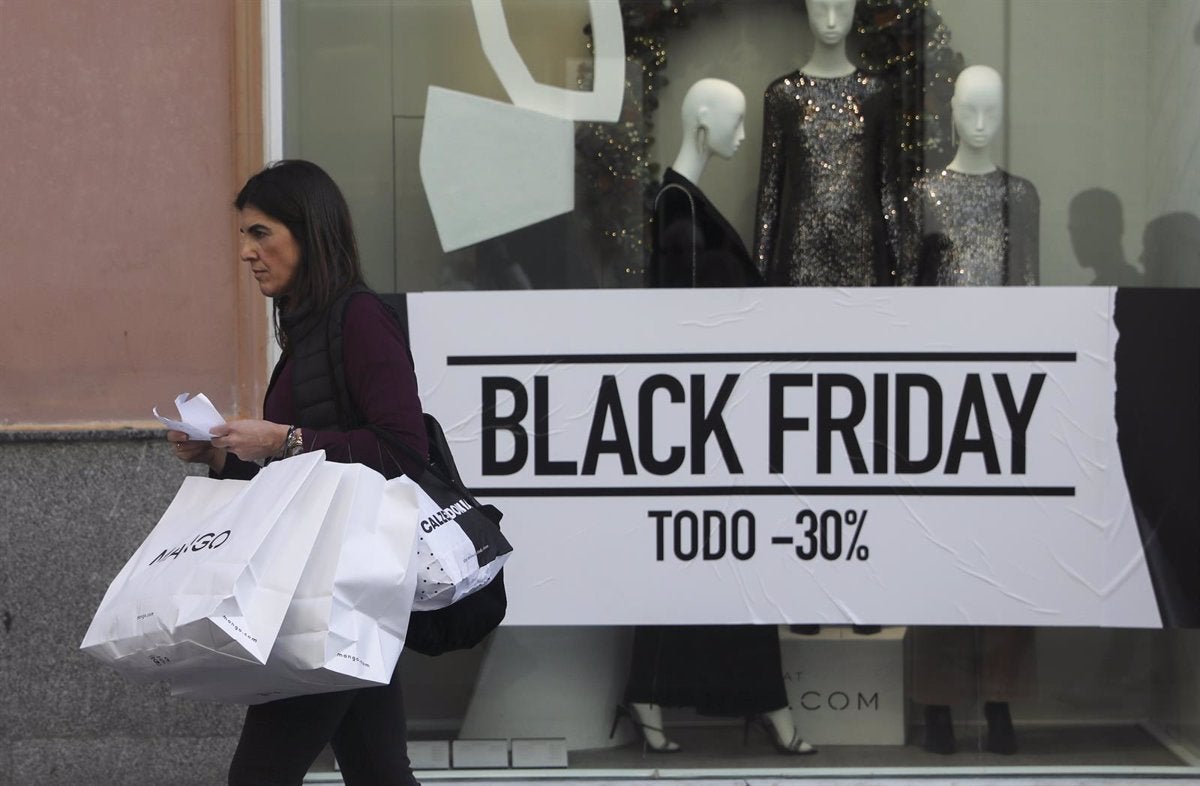El 52% de los vascos comprará en 'Black Friday', con un gasto medio de 312 euros El 52% de los vascos comprará en 'Black Friday', con un gasto medio de 312 euros